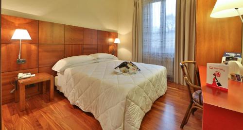 Double Room with Queen Bed