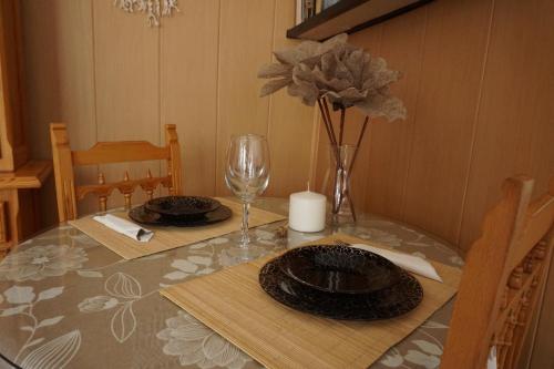 Koplietošanas atpūtas telpa ar TV, Los Trigos, Casa Rural in Montejakve