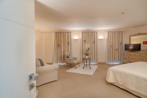 Hotel Cala Lunga - image 8