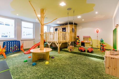 Játszótér, Familienhotel Villa Sano in Baabe városközpont