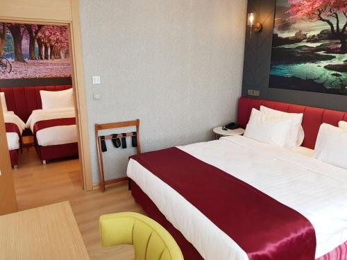 room detail thumbnail 1