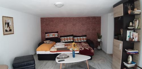1 queen bed, 1 twin bed, 1 sofa bed