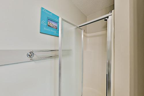 Top-Floor Corner Villa with Pools Tennis & Gym condo - image 8