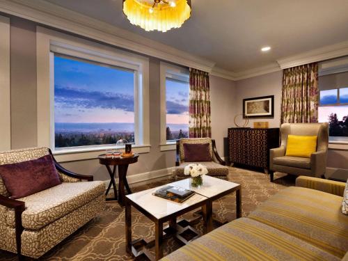 268854823 Claremont Resort & Club