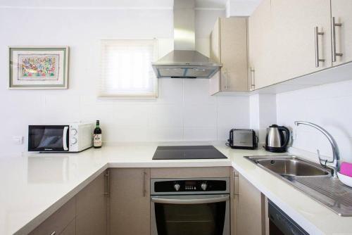 2 Bedroom apartment for 4 people in Tenerife 4