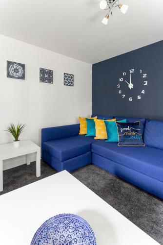 Air Host and Stay - Courtier House - Sleeps 8 - Great Location!