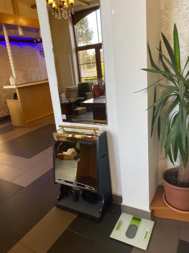 ردهة, Fly inn Hotel Lounge in دييجيم