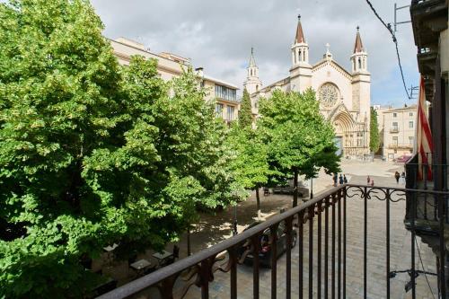 ROOM-INDEPENDENT in VILAFRANCA CENTER, Pension in Vilafranca del Penedès