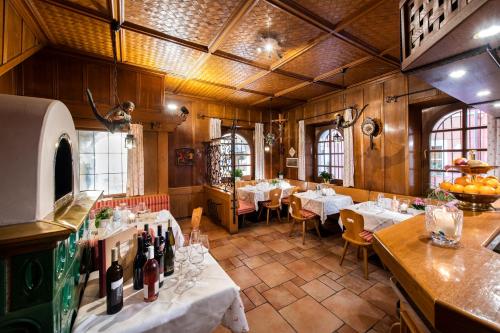 Étterem, Hotel Cavallino Bianco - Weisses Roessl in Szent Candido