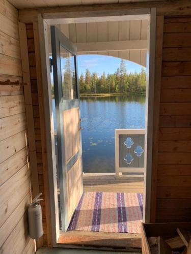 Hotelli välisilme, Forest Cabin in Swedish Lapland - A Retreat to Silence and Nature in Nattavaaraby
