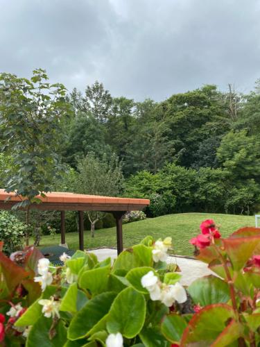 2 Apartamentos en villa con piscina privada en Asturias El Marquesau