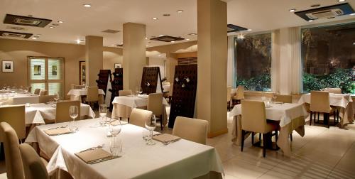 מסעדה, Hotel Touring in קאפרי