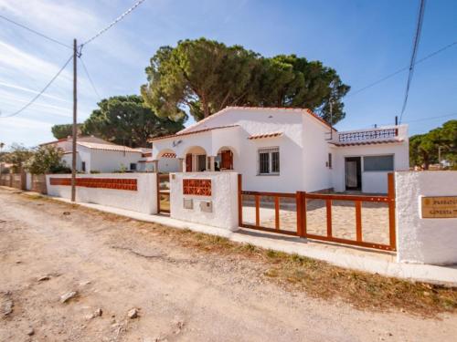 Moderin Holiday Home with Communal Pool in L'Escala Spain