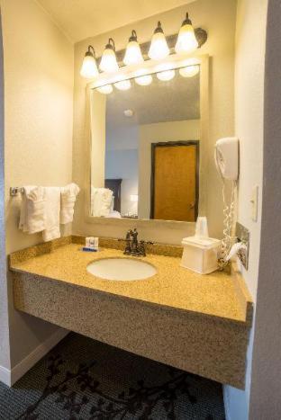 Best Western Black Hills Lodge - Hotel - Spearfish