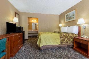 Days Inn by Wyndham Clanton AL