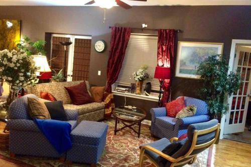 Entire 3Br2Ba or a Great Room in a Beautiful Condo