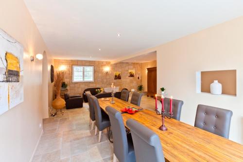 Étterem, Clos De La Gourmandiere in Saint-Lothain