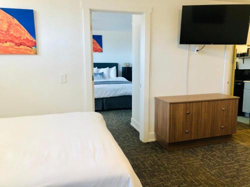 2 bedrooms, 5 beds