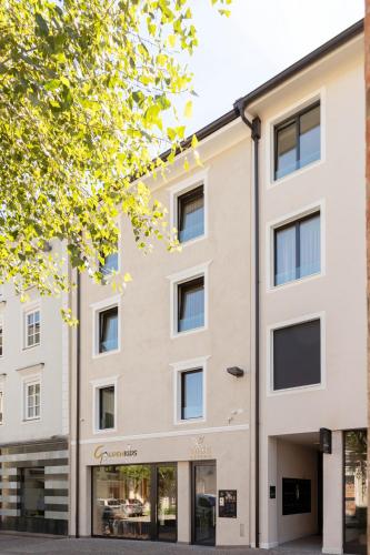 Nice Living Neue- Moderne Apartments im Herzen von Brixen - kostenlose Brixencard - ideal für Familien, Paare, Geschäftsreisende und allen Urlaubs Hungrigen 5