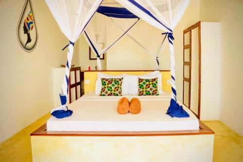 Mnana Beach Bungalows