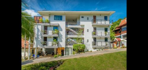 Penthouse Crystal Bay Apartments - 숙소 외관