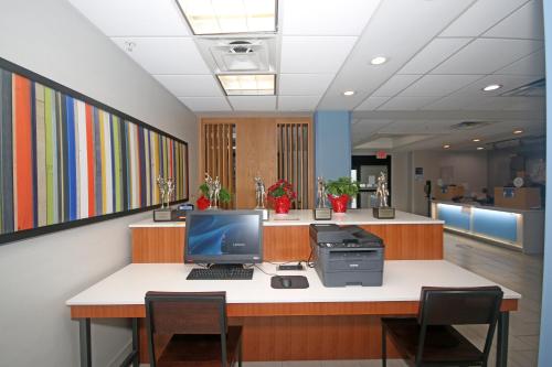 Holiday Inn Express Troutville-Roanoke North, an IHG Hotel