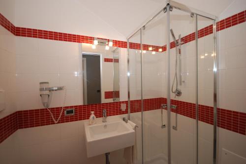 Double Room image 8