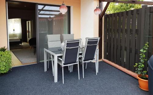 شرفة/ تراس, Ferienhaus am Stadtgraben in Hornbach