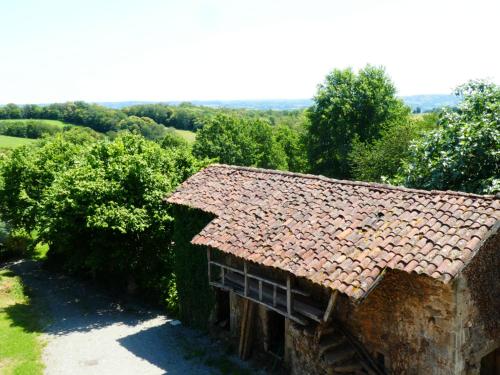 Chambre spacieuse dans maison de caractère, au calme, avec belle vue (Chambre spacieuse dans maison de caractere, au calme, avec belle vue) in Laguiole