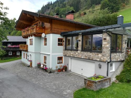 Biobergbauernhof Bergzeit Apartment in Goldegg - Location saisonnière - Goldegg