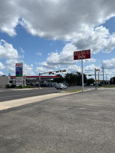 Redbud Inn in Goldthwaite, USA
