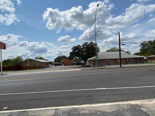 Redbud Inn in Goldthwaite, USA