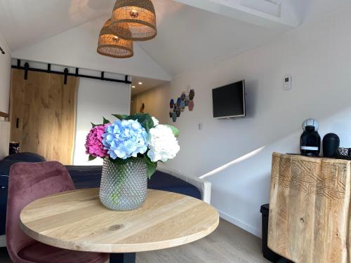 Style Gardenhouse Zwanenburg near AMSTERDAM, HAARLEM, ZANDVOORT in สวานเนนเบิร์ก