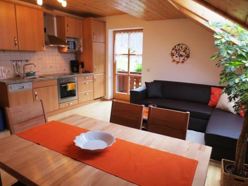 2 bedrooms, 4 beds