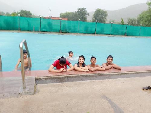 Swimming pool, WILD RIDGE SARISKA RESORT in Viratnagar