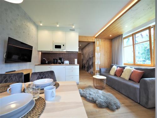 One-Bedroom Apartment image 8