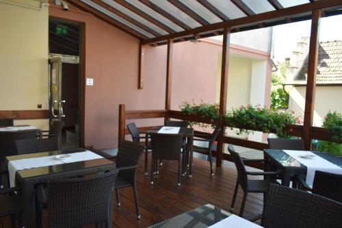 Hotel Regal - image 8