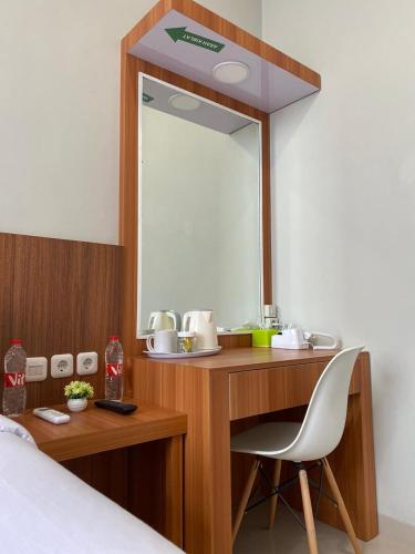 surya hotel resort jalan raya desa kemutug lor purwokerto indonesia id 53151 terrace inn and 1911