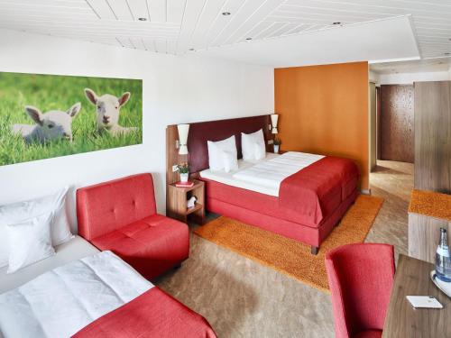 2 twin beds, 1 sofa bed