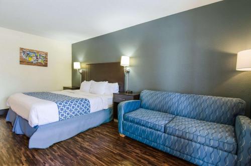 Econo Lodge Near Motor Speedway in Bristol, USA