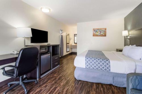 Econo Lodge Near Motor Speedway in Bristol, USA
