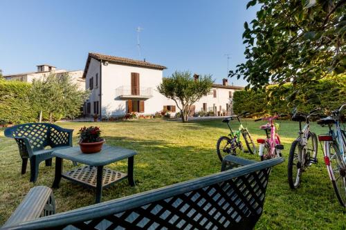  GuestHost - Borgo Santa Lucia Apartment with Private Parking & Garden in Gubbio