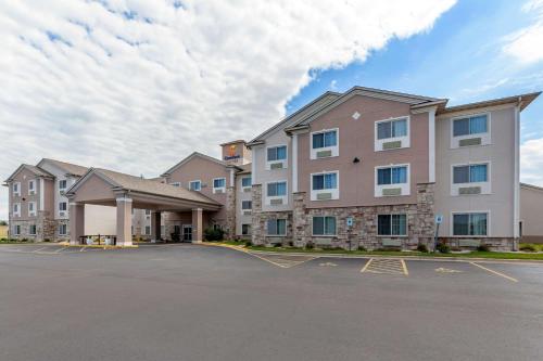 Comfort Suites Delavan - Lake Geneva Area