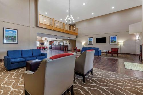 Comfort Suites Delavan - Lake Geneva Area