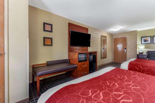 Comfort Suites Delavan - Lake Geneva Area