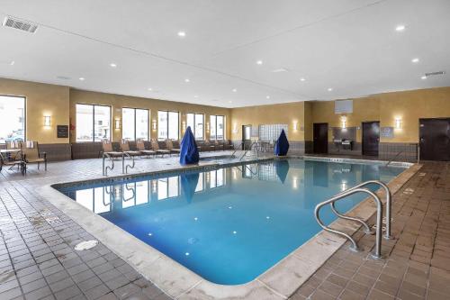 Comfort Inn & Suites Allen Park/Dearborn