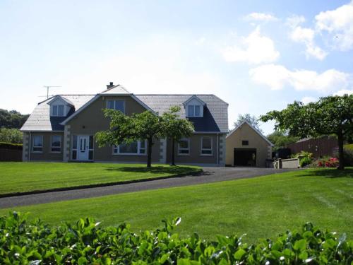 Muff Village Bed & Breakfast 1