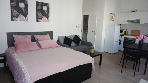 BONJOUR Apartments Сentre 3 Room Type - One-Bedroom Apartment