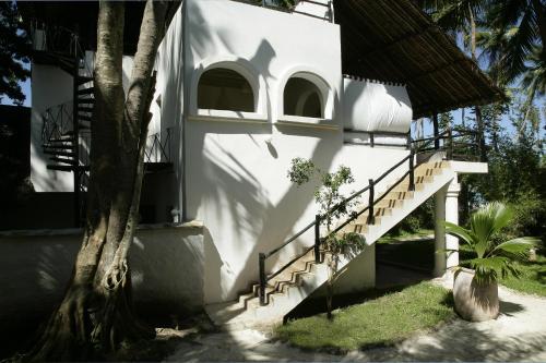 Entrada, Kusini Beach Cottages in Mombasa