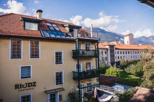 Riedz Apartments Innsbruck- Zentrales Apartmenthaus mit grüner Oase in Innsbruck, Österreich